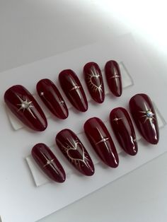 Vampire Theme Nails, Nails Design Red And Black, Black Nails Red Chrome, Wolfstar Nails, Christmas Nails Grunge, Red Witchy Nails, Goth Holiday Nails, Dark Red Acrylic Nails Design