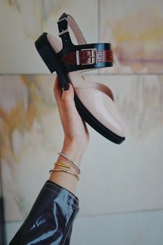 Cheap Sandals, Low Heel Flats, Block Sandals, Woman Casual, Buckled Flats, Handmade Sandals, Sandals Flats, Trending Sandals