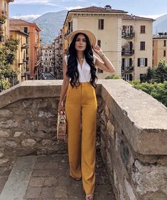 Yellow Top Outfit, Cute Professional Outfits, Fashionable Work Outfit, Everyday Casual Outfits, Professional Outfits, Female Fashion, Business Casual Outfits, Business Outfits, Womens Casual Outfits