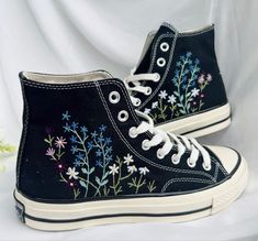 Cool Converse Embroidery, Navy Blue Converse Embroidered, Embroidered Black Converse, Black Converse Embroidery, Custom Black Converse, Shoe Embroidery Ideas, Converse Embroidery Ideas, 1970s Sneakers