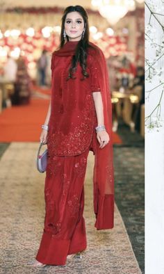 Red Suit Pakistani Design, Dress Design 2024 Pakistani, New Pakistani Dresses 2024, Red Suits For Women Pakistani, Red Maxi Dress Pakistani, Muslim Brides Indian, Velvet Dresses Outfit, Desi Dress