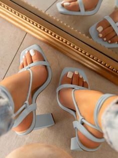 High Heel Gladiator Sandals, Gladiator High Heels, Thick Heel Shoes, Modern Sandals, Open Toe High Heels, High Heels Shoes, Chunky High Heels, Women Sandals, Thick Heels