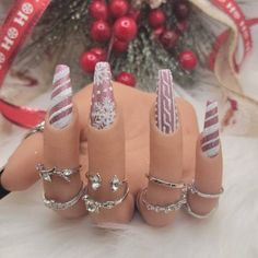 Nails Pink Chrome, Pink Christmas Nails, Valentine Gifts For Boys, Nails Holiday, Pink Ombre Nails, Pink Chrome, Plaid Nails, Nails Easy