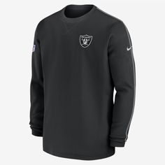 The Las Vegas Raiders Sideline Coach Top features brushed waffle fabric to help create a warm, breathable feel in cooler conditions. Black Long Sleeve Sports Fan Hoodie, Diy Raiders Shirt, Raiders Blanket, Waffle Long Sleeve, Las Vegas Raiders Logo, Comfy Jackets, Raiders Hoodie, Coach Men, Nike Nfl