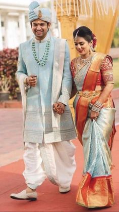 Family Matching Outfits Photography, Couple Dress Matching Indian, Couple Dress Matching, Wedding Dress For Boys, Engagement Couple Dress, Engagement Dress For Groom, Wedding Matching Outfits, Kids Wedding Outfits, Wedding Couple Pictures