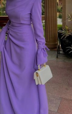 Modest Purple Prom Dress, Prom Dress With Long Sleeves, Purple Evening Dress, Stile Hijab, Purple Prom, Purple Prom Dress, Mode Abaya, Women Dresses Classy, Fancy Dresses Long