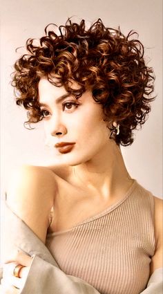 Formal Hairstyles For Short Hair, Frizzy Curly Hair, Stacked Bob Hairstyles, Haircuts For Curly Hair, Short Wavy