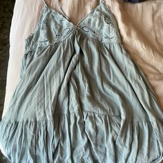 Brand New With Tags Never Worn Adjustable Straps That Pulls Right Under The Breast Tighter And The Rest Of The Dress Is Flowy Spaghetti Strap And Strap/Ties In Back Cottage Outfits, Beachy Clothes, Affordable Boho, Best Jeans For Women, Boho Beachy, Summer Swag, Boutique Dress, Cute Boutiques, Under Dress