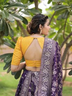 Stylish Blouse Design Backless, Simple Back Neck Design, Jacquard Lehenga, Blouse Back Neck Design, Back Neck Design, Blouse Back Neck, Long Blouse Designs