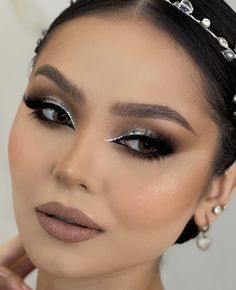 Makeup For Silver Dress, Types Of Makeup Styles, Sliver Makeup, Quinceanera Makeup, Ideas Maquillaje, Intricate Hairstyles, Dramatic Wedding Makeup, Dance Makeup