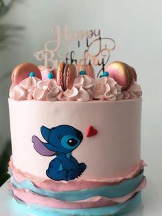 Gâteau d'anniversaire personnalisé pour enfant : Stitch - Cake Design Stitch Cake, Birthday Ideas, Wedding Cake, Pastel, Design