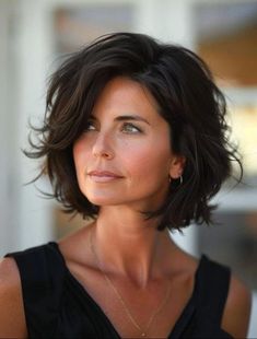 Layered Haircuts For Medium Hair, Chin Length Hair, Hairstyles Women, Hair Haircuts, Haircuts For Medium Hair, Bob Haircuts For Women, Haircuts For Long Hair, Short Cut, Bob Haircut