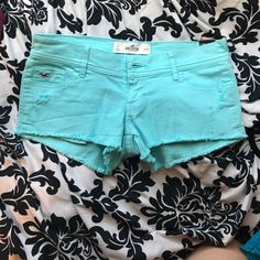 Super Cute But Unfortunately Too Small For Me! Never Worn Mid-rise Blue Shorts For Beach, Blue Stretch Jean Shorts For The Beach, Blue Stretch Jean Shorts For Beach, Blue Stretch Jean Shorts For Summer, Hollister Shorts, Beautiful Wallpapers Backgrounds, Wallpapers Backgrounds, Aesthetic Outfit, Summer Aesthetic