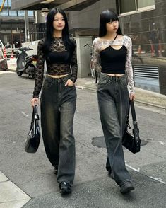 Club Outfits Asian, Tokyo Outfits Japanese Street Styles, Girly Streetwear Outfits, Chinese Street Style, Japanese Fashion Women, Modern Y2k, Asian Street Style, Estilo Punk, Japanese Street Fashion