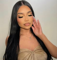 Makeup Look With Lash Extensions, Mua Profile Picture, Latina Prom Makeup, Base Makeup Looks, Make Baddie, Natural Baddie Makeup, Baddie Makeup Natural, Gold Glam Makeup, Ig Baddie Makeup