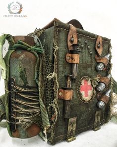 Post Apocalyptic Medic, Apocalypse Bag Aesthetic, Post Apocalyptic Decoration, Apocolypse Aethstetic Outfit, Apocalypse Medic, Apocolypse Aethstetic Clothes, Apocalyptic Backpack, Postapocaliptic Outfits, Apocalypse Accessories