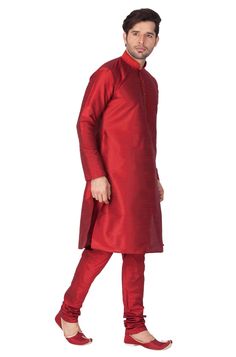 VM BY VASTRAMAY Men's Maroon Cotton Silk Blend Kurta and Pyjama Set Elevate your ethnic wardrobe with the VM BY VASTRAMAY Men's Maroon Cotton Silk Blend Kurta and Pyjama Set. Crafted from a luxurious cotton silk blend, this set combines comfort with traditional charm. Key Features Soft and breathable fabric Elegant maroon color Classic kurta with pyjama for a complete look Specifications Material: Cotton Silk Blend Color: Maroon Available Sizes: S, M, L, XL, XXL Material & Care 70% Cotton, 30% S Traditional Full-length Kurta For Diwali, Traditional Full-length Kurta For Eid, Dhoti Pants For Men, Men's Kurta Pajama, Sleeveless Blouse Saree, Cotton Art, Maroon Top, Readymade Saree, Gold Blouse