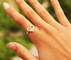 love this initial heart ring Initial Ring, Cheap Fashion, Love Ring, Sky High, Looks Style, Girls Best Friend, In The Middle