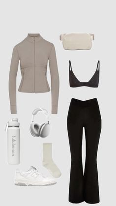 Gym Headphones Outfit, Gym Girlies Outfit, Sporty Girly Outfits, It Girl Gym Outfits, Gym Glamour Outfit, Gym Outfit Winter Workout Clothing, Gym Accessories Woman, Gym Girlies Aesthetic Outfits, Girly Sporty Outfits