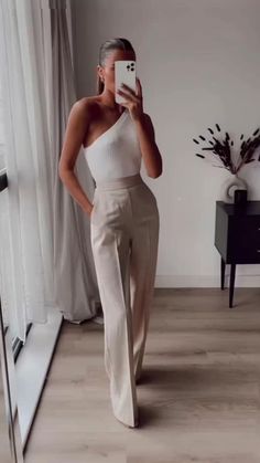 Nye Chill Outfit, Orlando Going Out Outfits, Stylish Outfits For Spring 2023, Classy Outfits Spring Summer, Wedding Guest Outfit Summer Italy, Women’s Outfits With Ballet Flats, Classy Summer Going Out Outfits, Day Time Date Outfit Winter, Rehearsal Dinner Dress For Bridesmaid Summer