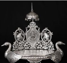 Devara Mane Design, Tulsi Vrindavan, Silver Idols, Silver Silverware, Silver Market, Pooja Decoration, Pooja Items, Silver Pooja Items, Gold Earrings Models