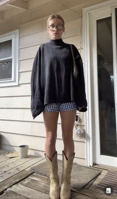 @gabipoopface on tiktok Fall Fits For Hot Weather, Autumn Pub Outfit, How To Style Frye Boots, Winter Jorts Outfit, Palm Springs Fall Outfit, Boho Chic Fall Outfits, Farm Outfit Women Fall, Cowboy Boot Outfits Winter, Cowboy Boot Outfits Fall