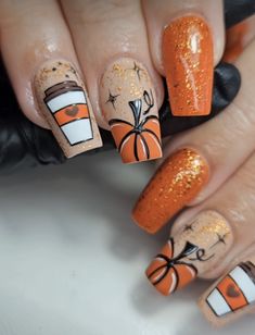 Manicure Fall, Pumpkin Nail, Fall Thanksgiving Nails, Luv Nails, Thanksgiving Nail Designs, Thanksgiving Nail Art, Fall Gel Nails, Pumpkin Nails, Fall Nail Art Designs