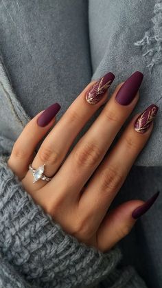 January Nail Art Ideas, Neutral Winter Nails Acrylic, January Almond Nails Ideas, Warm Winter Nails, Fall Season Nail Designs, Nails January 2024, January Acrylic Nails, Wine Nails Designs, Nails At Home Ideas