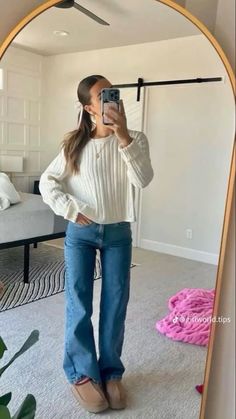 Outfit Ideas Nice Casual, Cute Winter Outfits Sweaters, Spring Outfits High School, Cute Casual Outfits Modest, Snappy Casual Outfits Sorority, School Fit Inspo Spring, Cute Outfits To Wear With Uggs, Cold Picnic Outfit, Mid Weather Outfits