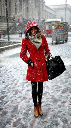 Red Winter Coat, Mantel Outfit, Back To School Fashion, Stylish Winter Outfits, Tights Outfit, Olivia Palermo, Inspired Outfits, Red Riding Hood