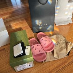 Gucci Women's Rubber Pursuit Gg Slide Sandals Size 39 Gucci Slides, Gucci Pink, Shoes Gucci, Gucci Shoes, Slide Sandals, Flat Shoes Women, Loafer Flats, Pink Color, Slides