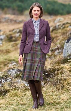 Tweed Women Outfit, Tweed Outfit Women, Vintage Skirt Outfit, Countryside Lifestyle, English Country Fashion, Tweed Fashion, Scottish Fashion