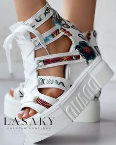 Lasaky - Elegant Lace-up Platform Wedge Sandals with a Delicate Floral Pattern Lace Up Wedge Sandals, Patterns For Fashion, Womens Footwear, High Heel Dress, Floral Pattern Design, Sandal Platform, Lace Up Wedges, Chic Type, Estilo Chic