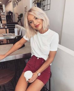 Bridget Bardot, Women Shorts, Cooler Look, Outfit Women, Looks Style, Spring Summer Outfits, Womens Haircuts, Street Styles