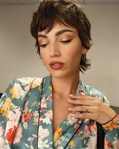 Hair With A Fringe, Pixie Shag, Short Hair Fringe, Classic Bob Haircut, Shag Haircuts, Short Hair Lengths, Haircut And Color, Favorite Hairstyles, Short Cut