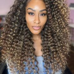 SABRINA CAMILLE | Multiple part Crochet method Using beach curl by @shakengo_hair Colors t27 t30 and #2 | Instagram Hairstyles