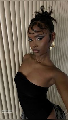 full glam Bold Dramatic Makeup, Seductive Look Makeup, Birthday Makeup Soft Glam, Makeup Ideas For Black Outfit, Edgy Glam Makeup, Vegas Makeup Looks, Hindash Makeup Looks, Makeup For Black Tie Event, Black Formal Makeup