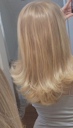 Light Blonde Hair, Blonde Hair Inspiration, Long Blonde, Long Blonde Hair, Hair Inspo Color, Blonde Balayage, Aesthetic Hair, Hairstyles Haircuts, Blonde Highlights