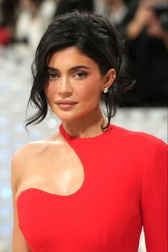 Kylie Jenner Hair Up, Kylie Jenner Hair Updo, Red Carpet Hair Updo, Red Carpet Updo, Celebrity Hairstyles Red Carpet, Kylie Jenner Met Gala, Kylie Jenner Hair Color, 43rd Birthday, Kylie Jenner Hair