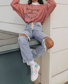 Skater Outfit, Fit Aesthetic, Looks Pinterest, Indie Drawings, Skater Girl Outfits, Pictures Poses, Style 2023, Jeans Outfits, Pinterest Outfits