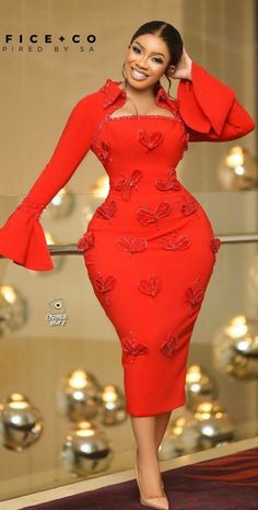 African Dress Ideas, Serwaa Amihere Dresses, Serwaa Amihere, News Presenter, Classy Gowns, Corporate Dress, Chic Dress Classy, Dinner Dress Classy, Leaf Designs