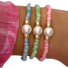 This unique colorful beaded bracelet set for women is the perfect statement piece to make you feel happy and smile when wearing it. If you're on the hunt for the perfect birthday gift you landed at the right place. This beaded bracelet set of 3 comes in a variety of sizes. Beautiful pastel colors with gold filled are the perfect beaded bracelets to add to any outfit.  Each one is uniquely different and made with high quality material. - Handmade item - Materials: Gold filled - Gemstone: Mother o Multicolor Beaded Bracelets For Birthdays, Colorful Beads Jewelry For Birthday, Birthday Beaded Bracelets With Round Beads, Party Beaded Bracelets With Letter Beads, Gift For Mom Birthday, Bracelets Design, Bracelets Gold, Feel Happy, Color Pastel