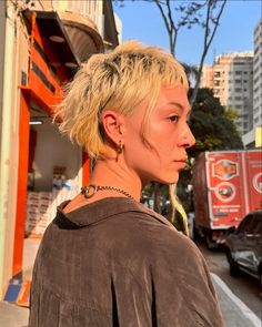 Alla inlägg • Instagram Pixie With Braids, Fun Short Haircuts, Japanese Long Hair, I Like Your Cut G, Random Pictures Of People, Vision Board Hair, Cool Short Haircuts, Mullet Curly, Short Hair Glasses