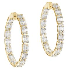 White Diamond Jewelry, Modern Hoop Earrings, Yellow Gold Diamond Earrings, Gold Diamond Hoop Earrings, Diamond Earrings Design, Diamond Jewelry Designs, Loop Earrings, Gold Diamond Earrings, Princess Diamond