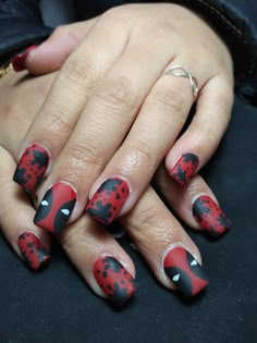 Deadpool Acrylic Nails, Deadpool Inspired Nails, Deadpool Nails Acrylic, Deadpool And Wolverine Nail Art, Deadpool Nail Art, Marvel Nails Designs