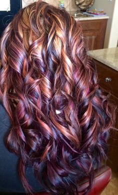 Red Brown Blonde Hair Highlights, Long Winter Hair Color, Purple Hair With Blonde Highlights, Simple Eyeshadow Makeup, How To Get Red Hair, Red Hair Highlights, Different Hair Color Ideas, Makeup Green Eyes, Highlights At Home