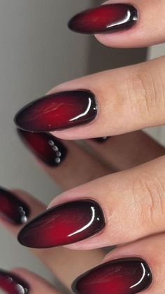 Dark Red To Black Ombre Nails, Twilight Nails Ideas, Red Riding Hood Nails Halloween, Dark Red And Black Nails Short, Goth Nail Ideas Short, Twilight Themed Nails, Vampire Themed Nails, Tvd Inspired Nails, Black And Red Nails Ombre