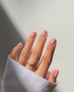 22 Easy Summer Nail Designs 2024: Step-by-Step Art Ideas for Beginners Minimal Short Nail Design, 2024 Short Nail Designs, Blue Dots Nails, Makeup Dots, Easy Nail Designs Summer, Minimal Nails Art, Milky Nails, Subtle Nails, Minimal Nails