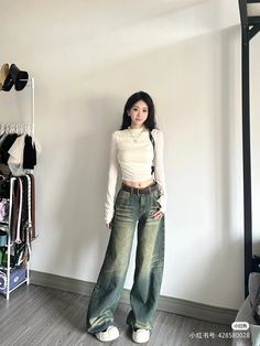 Outfit Ideas Long Pants, Acubi Pants, Winter Outfits Aesthetic Korean, Korean Cute Fashion, Feminine Aesthetic Outfits, Korean Street Wear, Style Wide Leg Pants, Winter Outfits Aesthetic