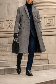 Plaid grey overcoat Winter Trench, Man's Overcoat, Suit Collar, Casual Chique, Distressed Jacket, All Black Looks, Winter Outfits Men, Casual Clothes